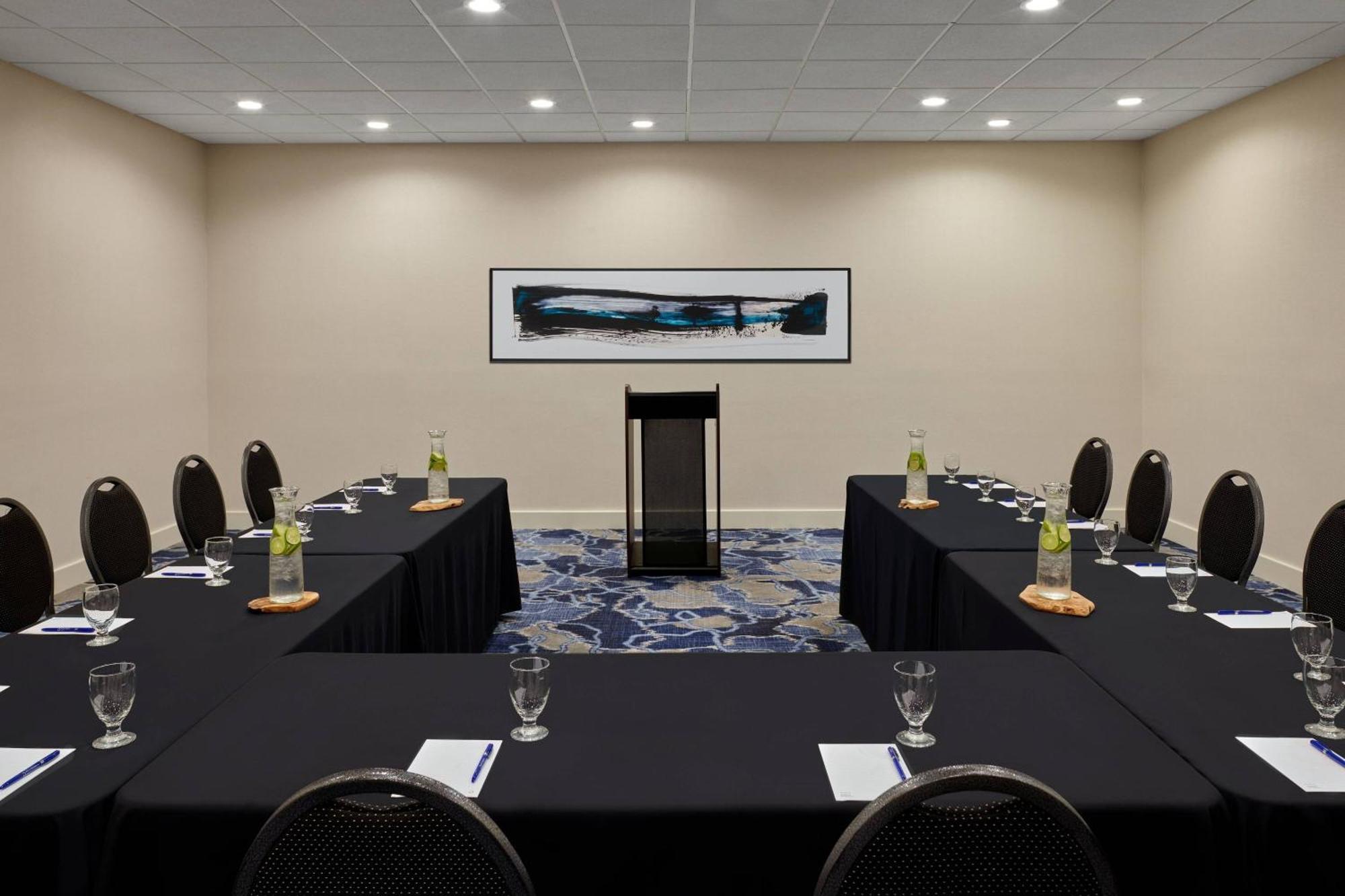 Delta Hotels By Marriott Muskegon Convention Center Dış mekan fotoğraf